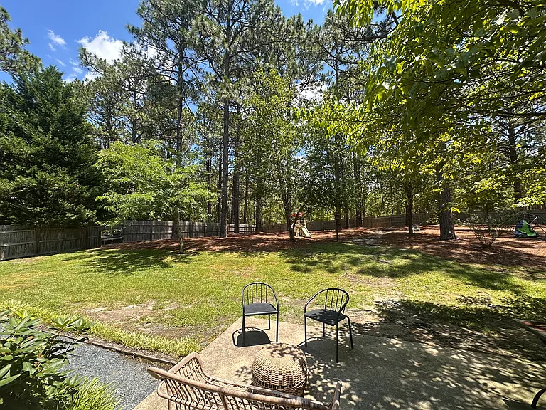 314 Stornoway Dr — Photo 15