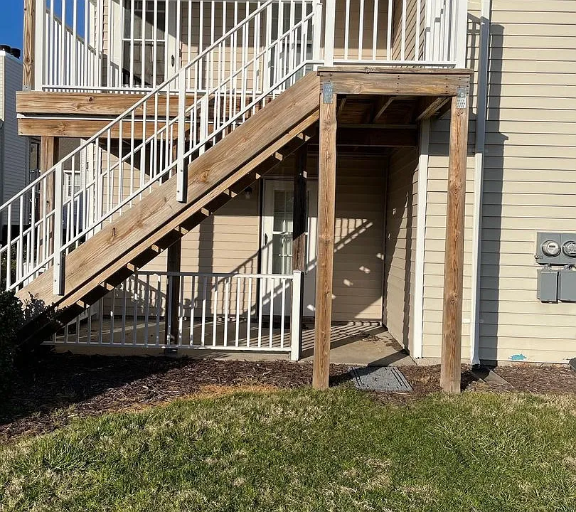 5716 Summit Arch