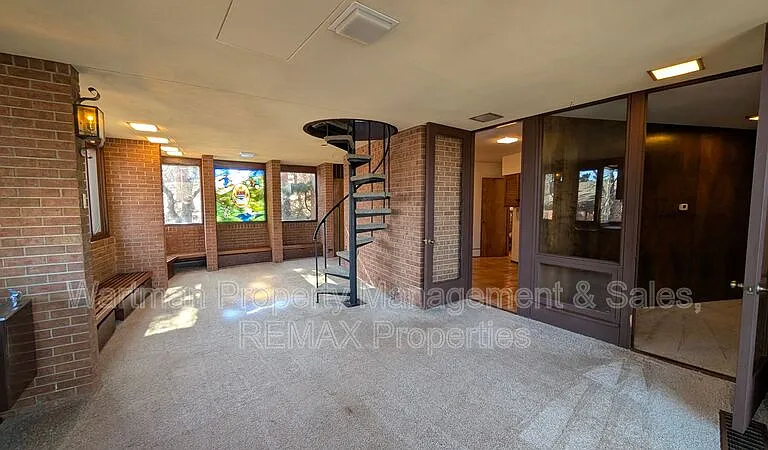 15 Upland Rd — Photo 25