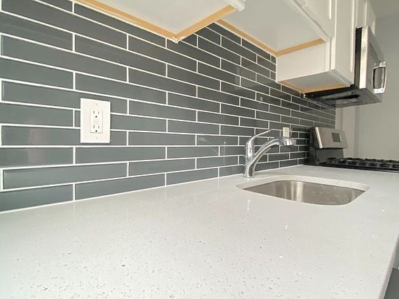 5th image of 506 Ferry St #9743439