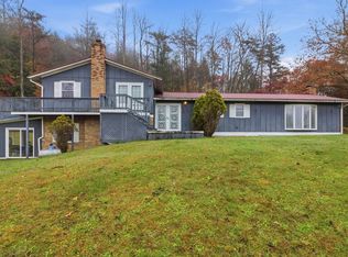 3928 Happy Hollow Rd, Coeburn, VA 24230