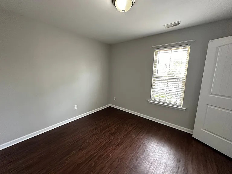 1307 Larkin Ave — Photo 17