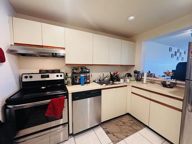 8025 Colony Cir S — Photo 4