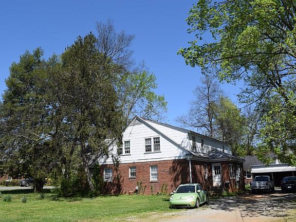 3rd image of 115 1st Ave