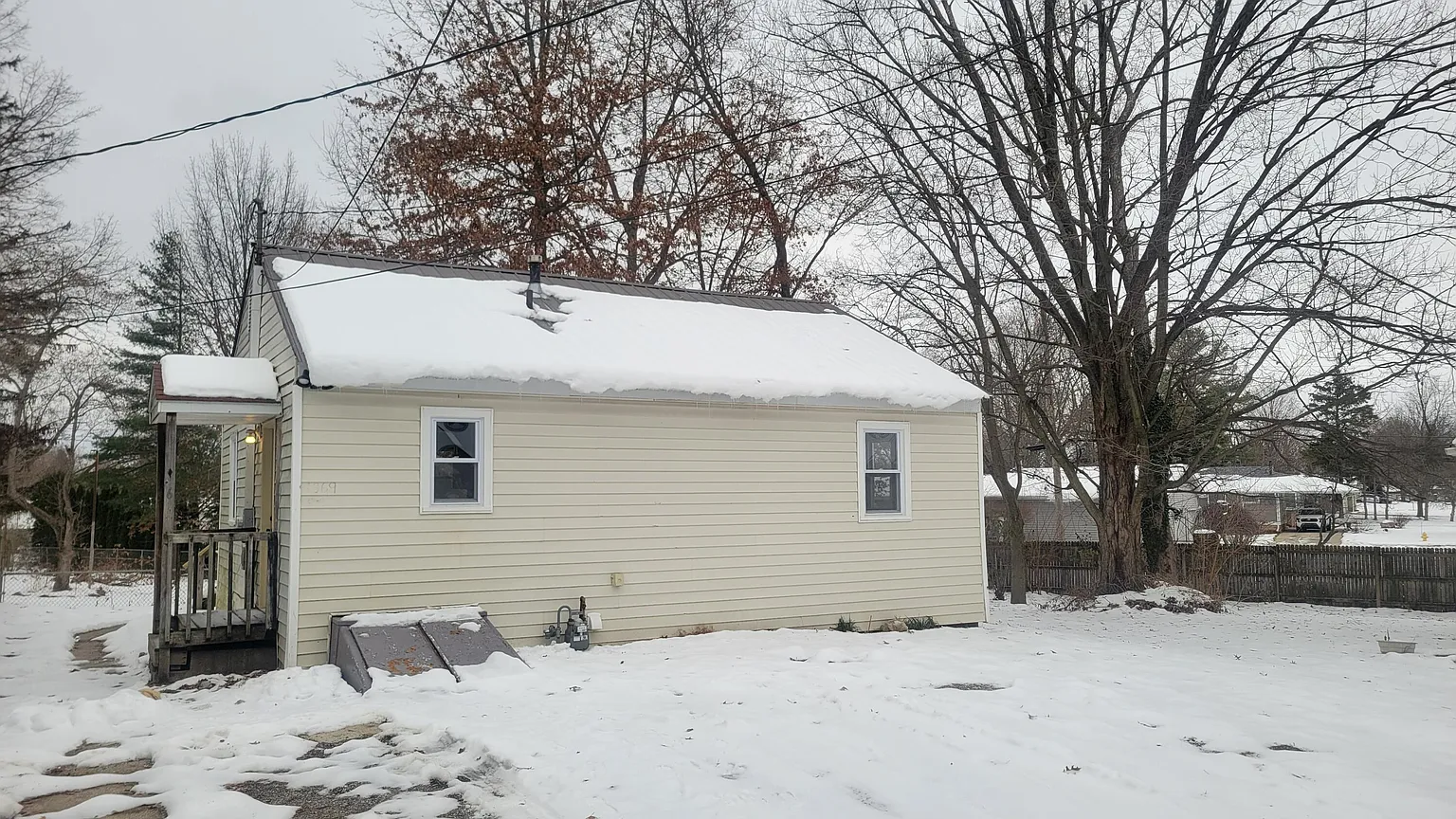 1369 Federal Ave photo 1