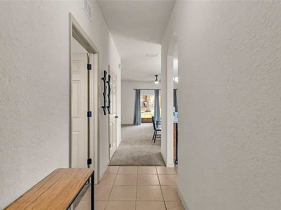 2nd image of 602 La Mirage St