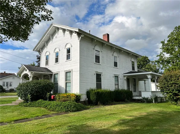 529 High St, Waterford, PA 16441
