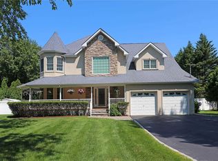 47 New Mill Rd, Smithtown, NY 11787