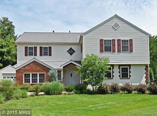 612 Oak Haven Dr, Falls Church, VA 22046