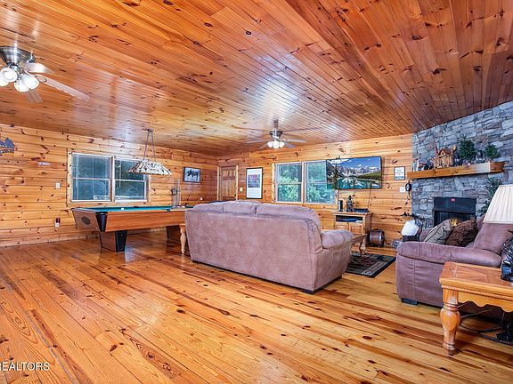 5th image of 2039 Oakmont Dr