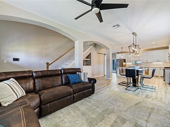 5th image of 2126 Shoreline Vista Dr