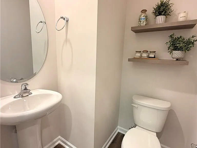 305 Robert Pl — Photo 14