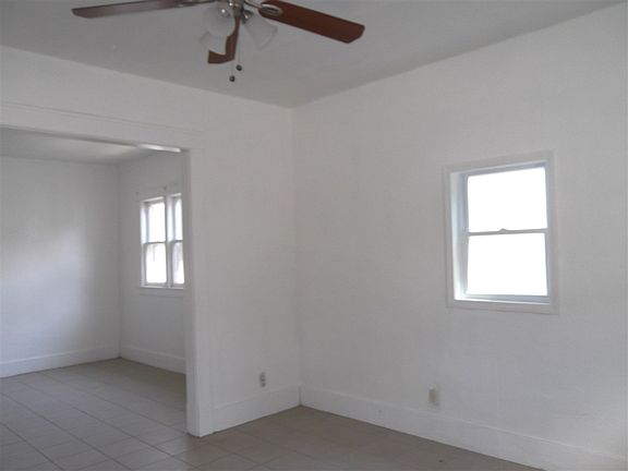 2nd image of 810 5th Ave