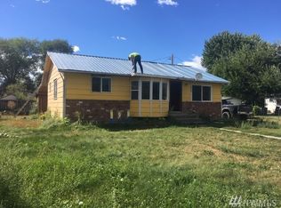 808 3rd St, Oroville, WA 98844