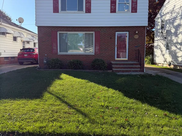 6226 Westminster Dr, Parma, OH 44129