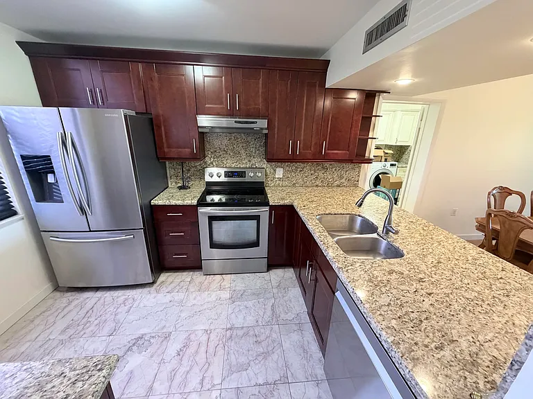 1514 Whitehall Dr #206 — Photo 1
