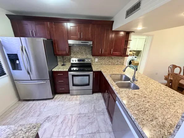 1514 Whitehall Dr APT 206, Davie, FL 33324