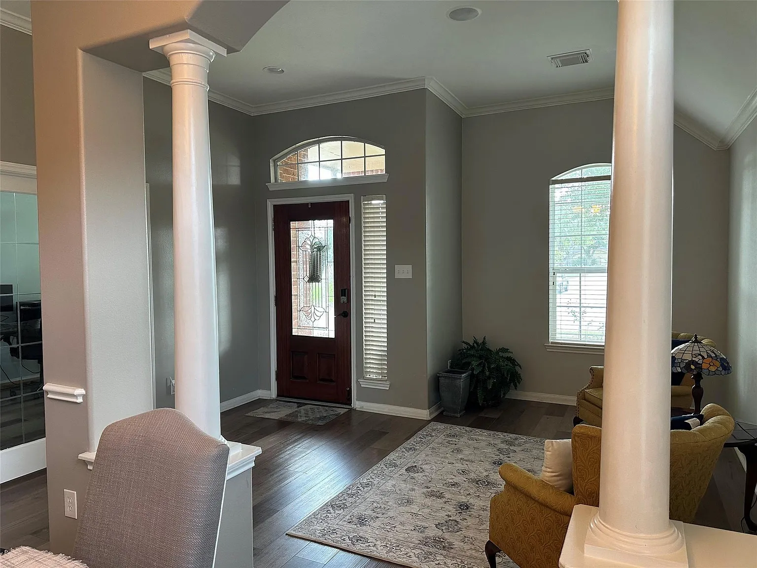 4 bed, 2.0 bath, 2349 sqft, $2,250 — Photo 4