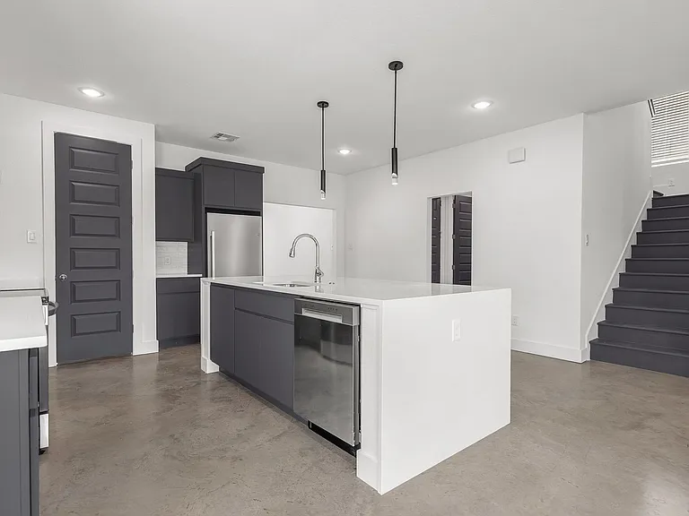 3010 Alpha Wolf Ct — Photo 11