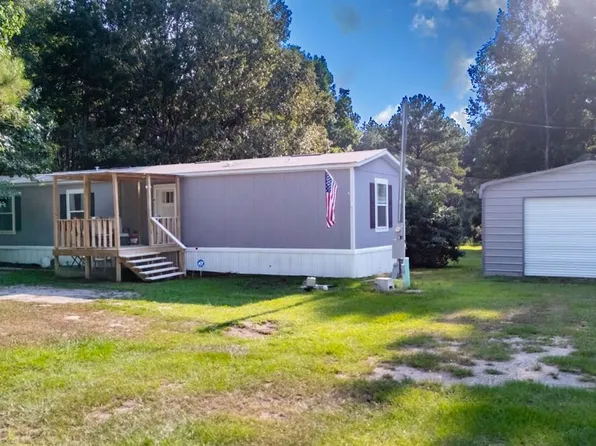 271 Parker Dr, Zavalla, TX 75980