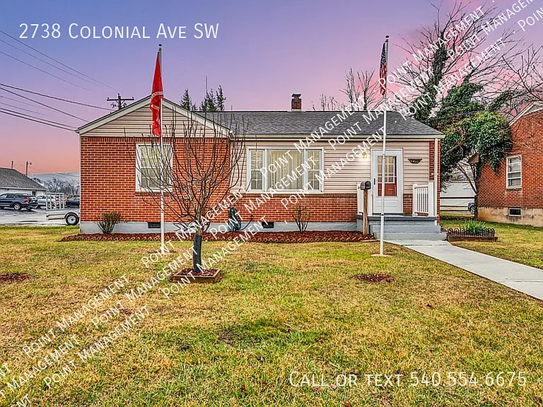 2738 Colonial Ave SW — Photo 1