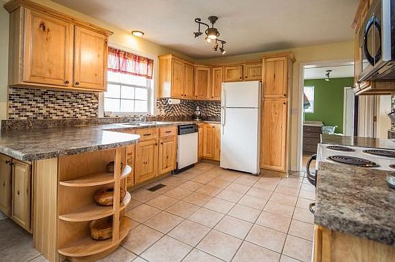 4th image of 7 Sleepy Hollow Ln