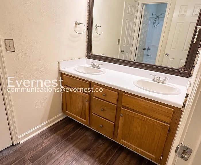 1592 King James Dr — Photo 23