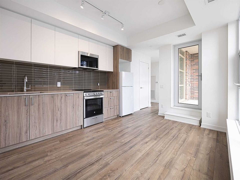1st image of 1787 Saint Clair Ave W #711