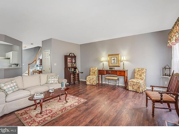 4th image of 6 Redden Ct