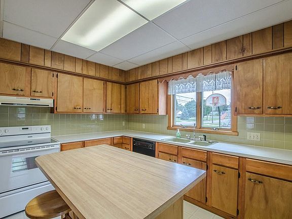 5th image of 61 W Smiley Ave