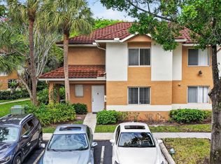Colonnades Condo, Plantation, FL 33324