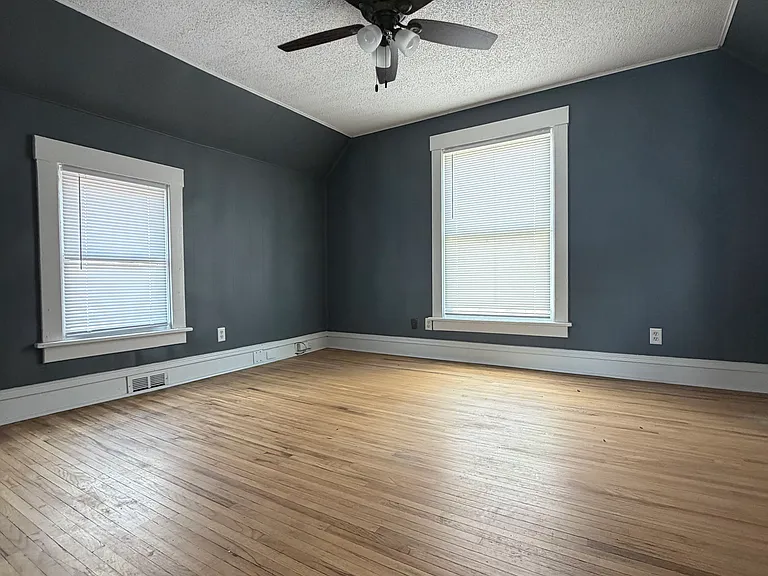 303 Olive St — Photo 9