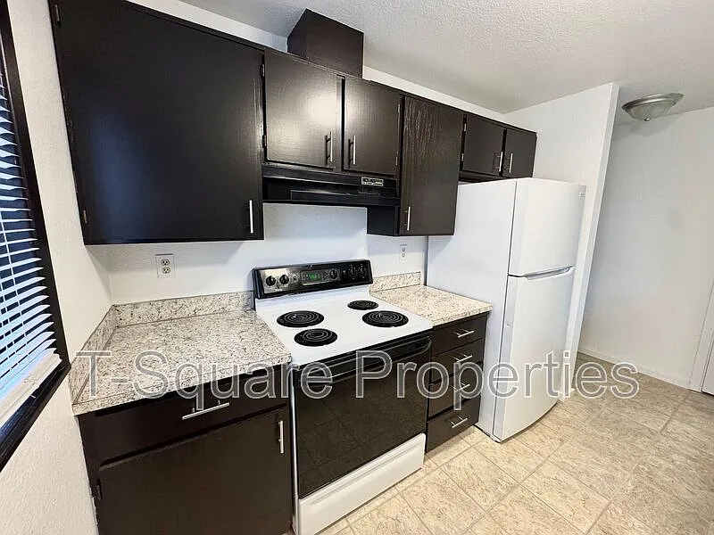 2 bed, 2.0 bath, 924 sqft, $2,298 — Photo 4