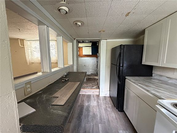 5th image of 22 Virginia Ave