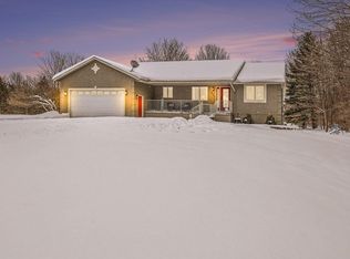 425 E Sternberg Rd, Norton Shores, MI 49441