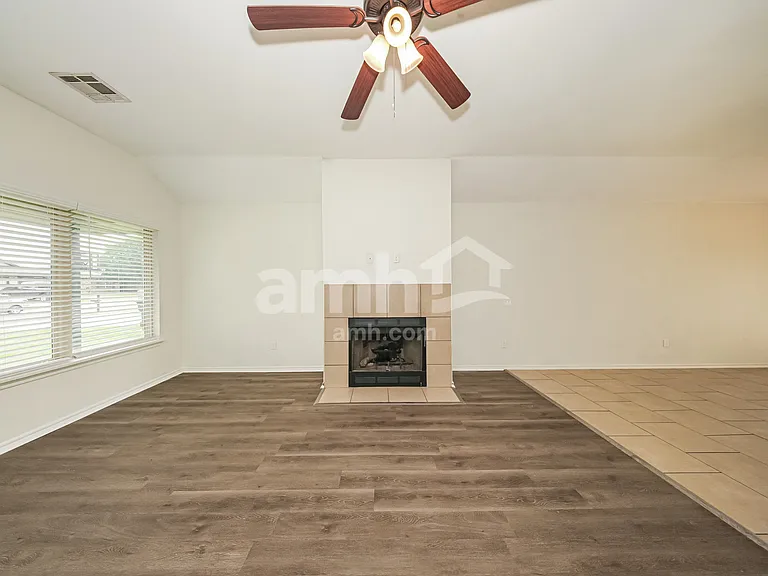 1608 Ginger Ave — Photo 5