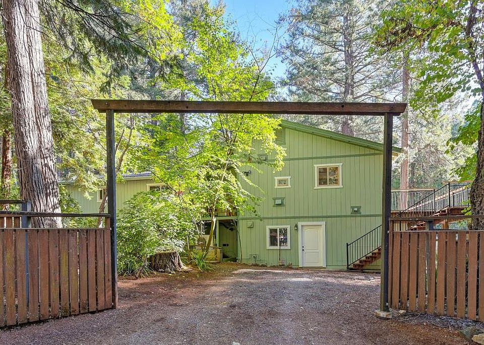 1st image of 20460 Cedar View Ct