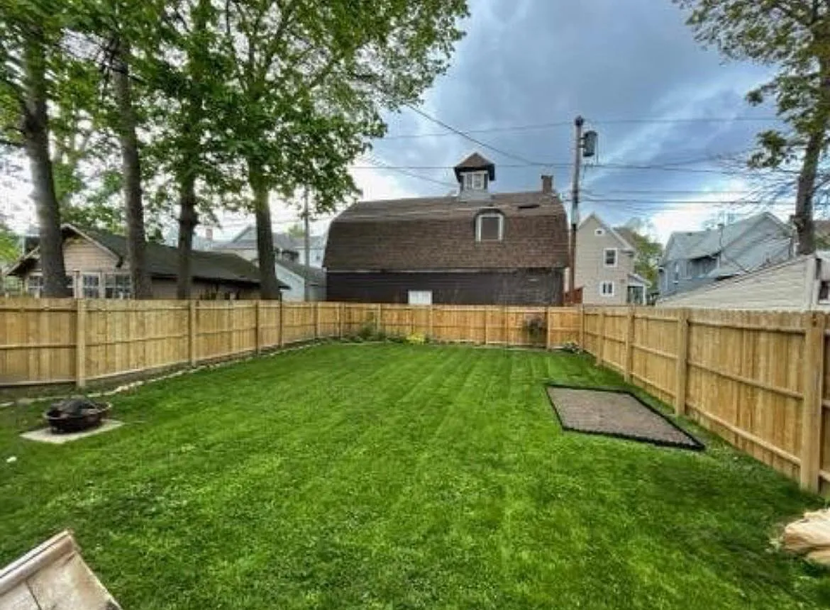 Building Photo - 11 Sumner Park #11