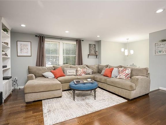 4th image of 2596 Giant Oaks Dr