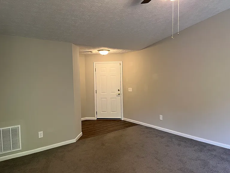 1612 Ashley Ct #302 — Photo 8