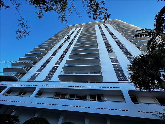 5th image of 19707 Turnberry Way #197074L
