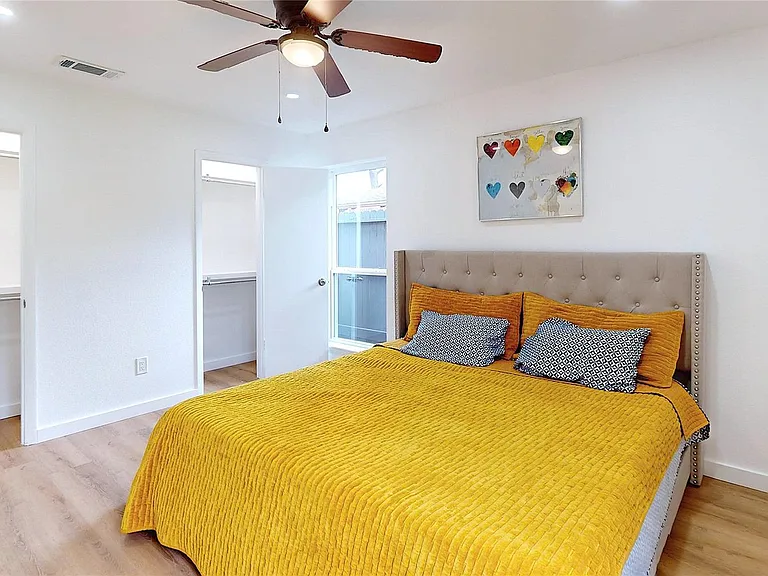 8515 Mullins Dr — Photo 13