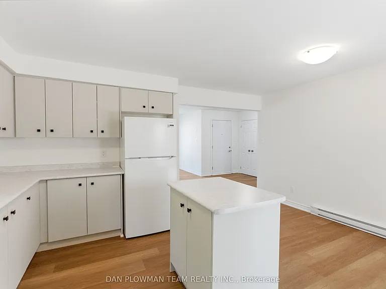176 Nassau St #1 — Photo 6
