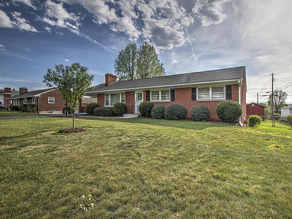 2nd image of 802 Landfair Dr