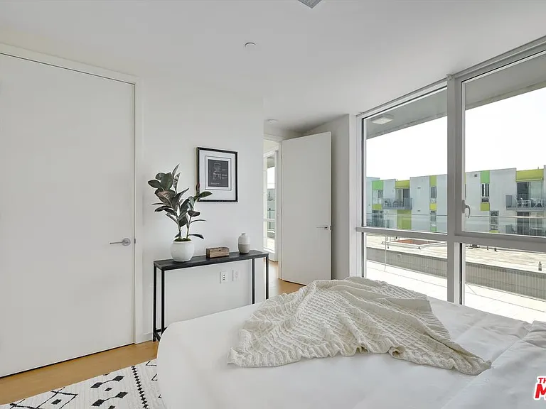 1705 Ocean Ave #502 — Photo 18