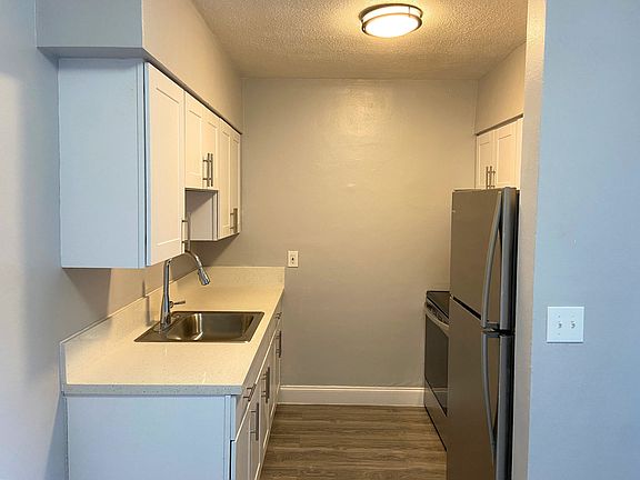 2nd image of 430 NW 41st St #3