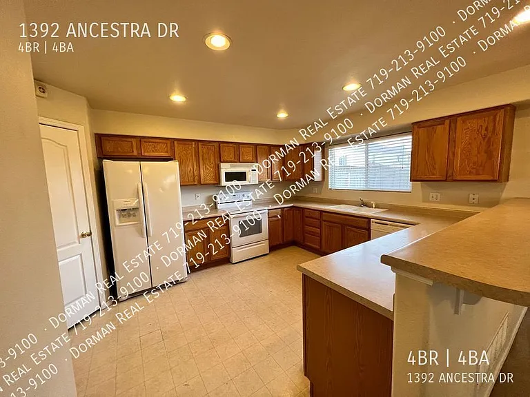 1392 Ancestra Dr — Photo 2
