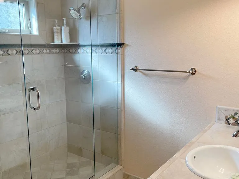 1904 Venice Dr — Photo 10