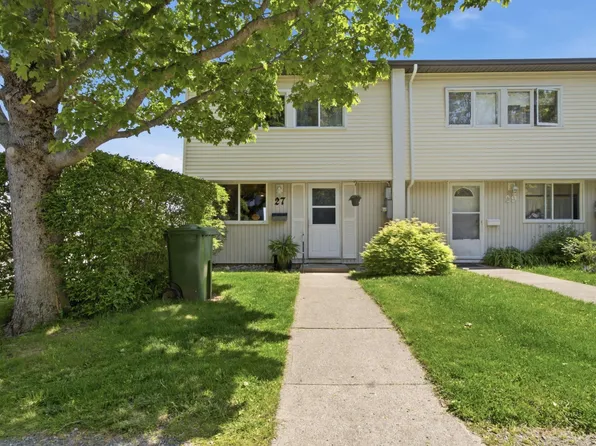27 Limerick Rd, Halifax, NS B3P 2E1