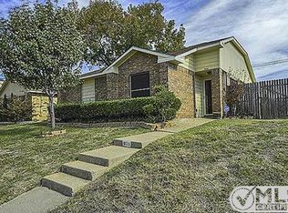 908 Old Barn Ln, Mesquite, TX 75149